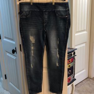 Rock and Republic denim legging. Distressed